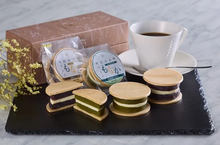 明治記念館のサンドもなかとコーヒーのセット