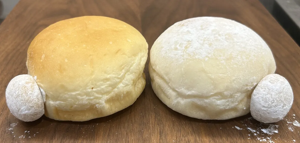 金と白のうさぎのおしり並び