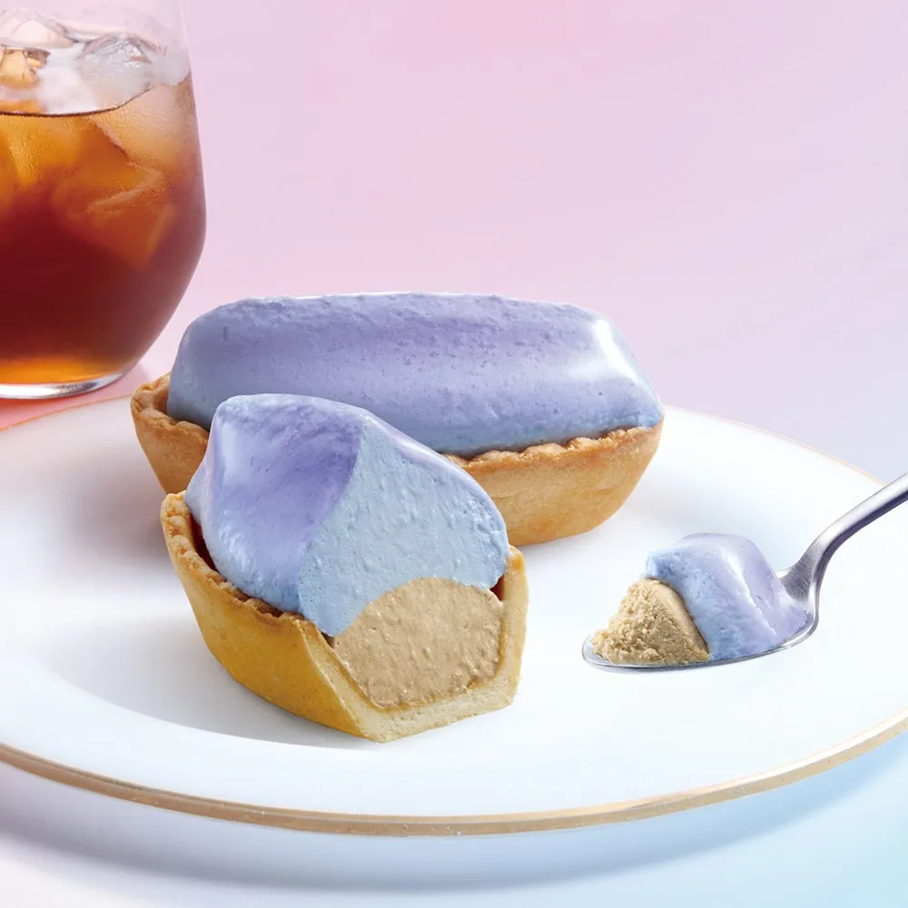 断面から溢れるアールグレイ紅茶クリームとバタフライピークリーム
