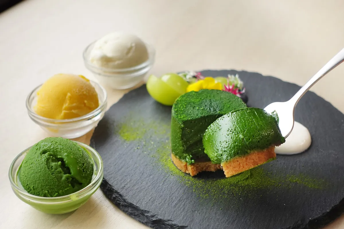 お濃茶タルトの断面
