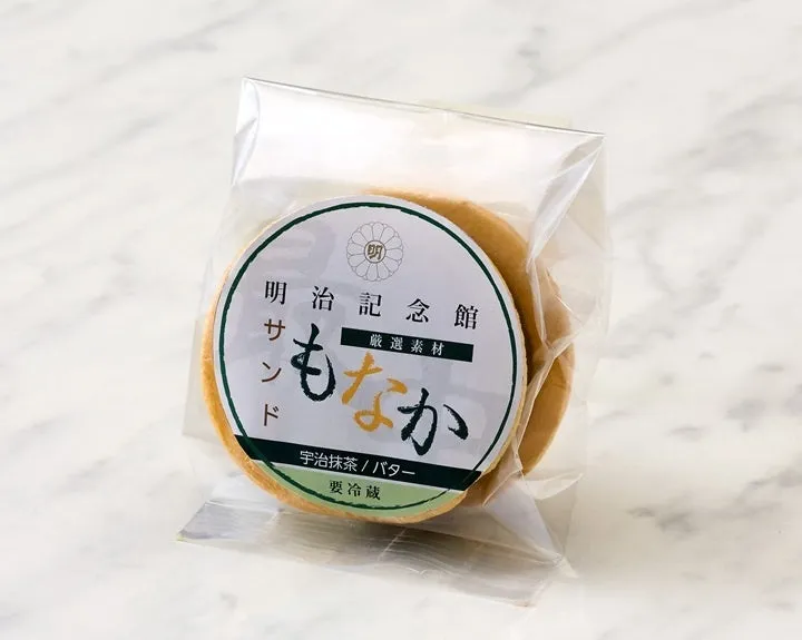 宇治抹茶とバターをサンドしたもなかのパッケージ