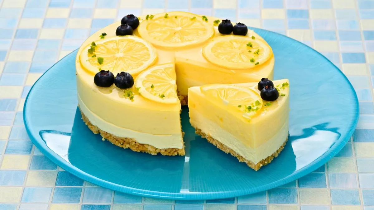 檸檬のレアチーズケーキの美しい断面