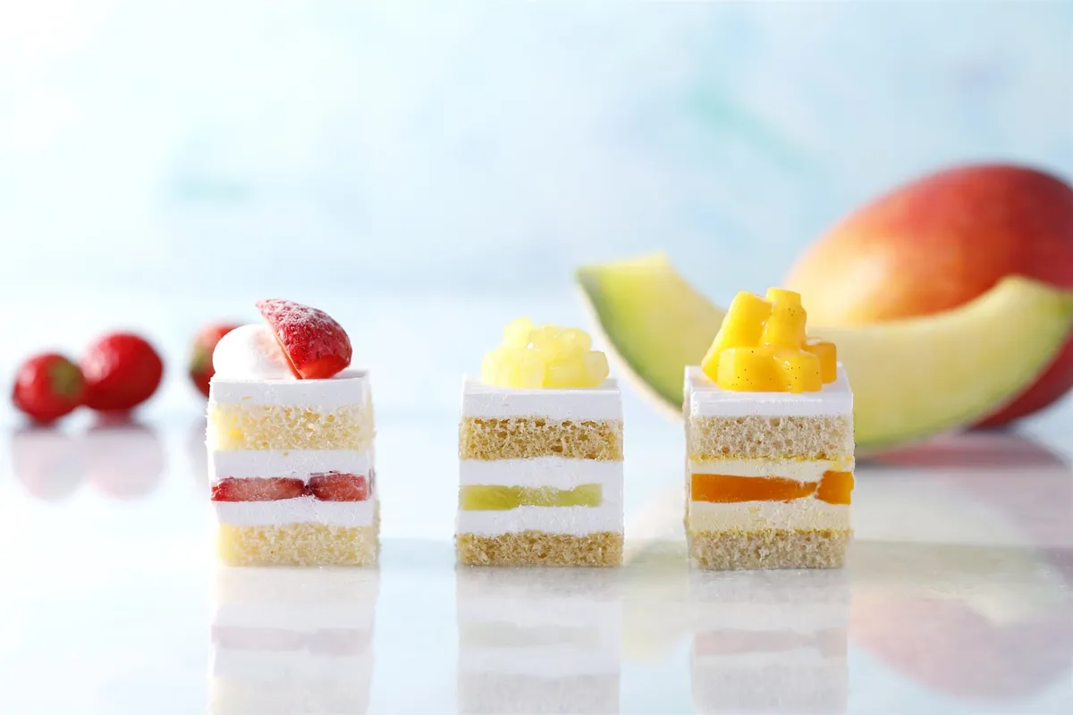 いちご、メロン、マンゴーの3種のショートケーキ