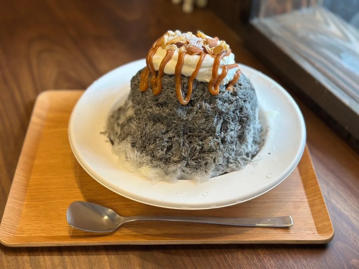 あずきや安堂の黒蜜きな粉かき氷