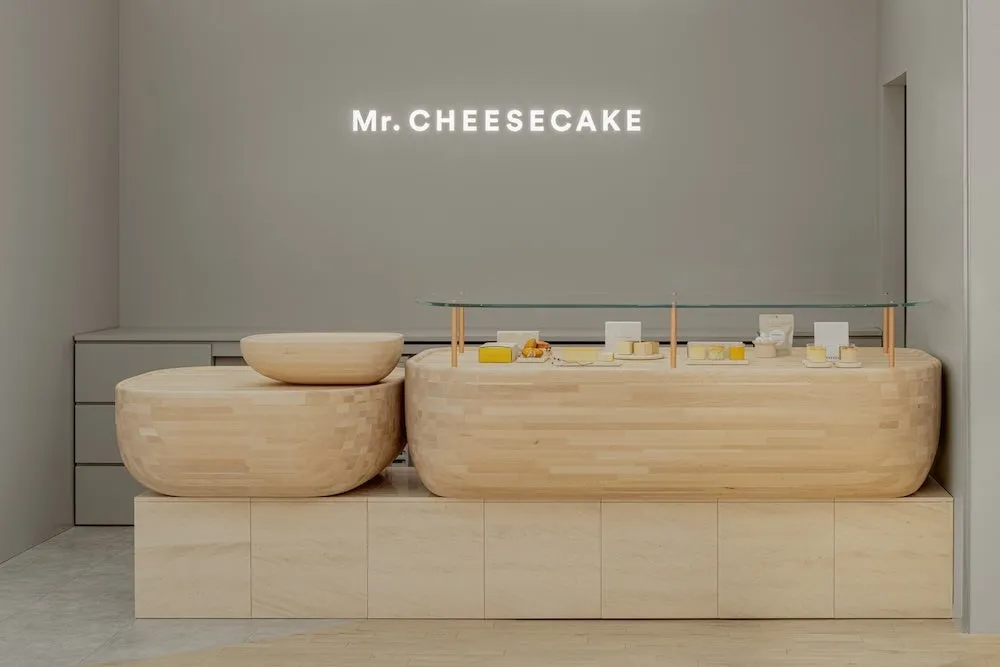 Mr. CHEESECAKEのモダンな店舗内観