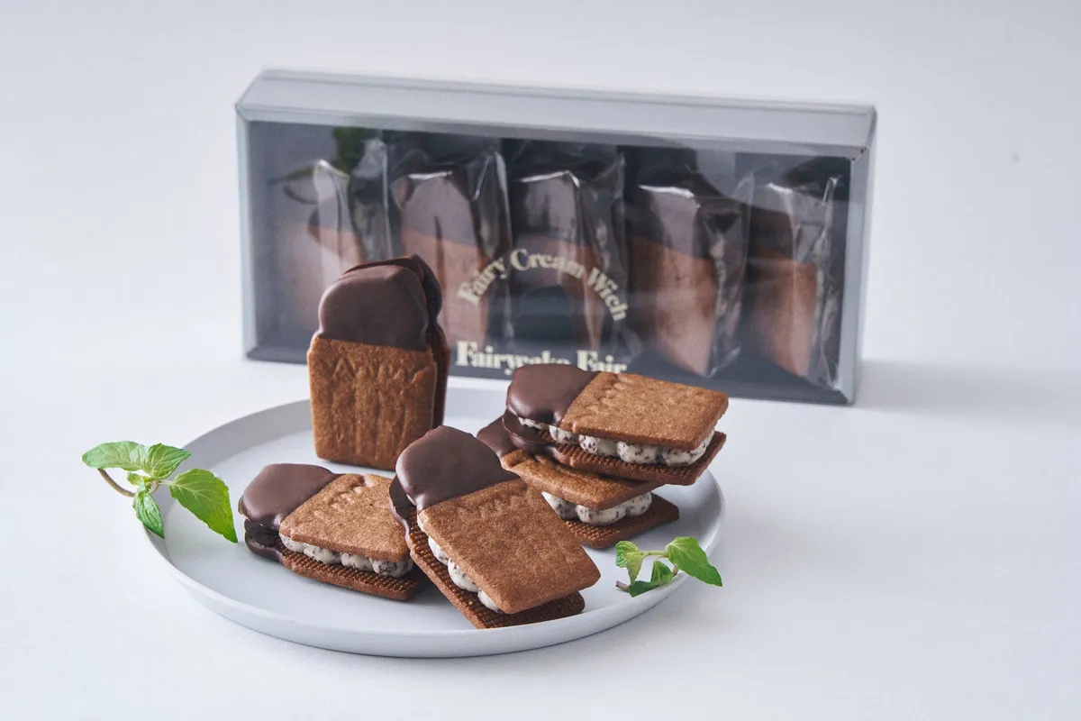 チョコミント生バターサンドのパッケージと商品
