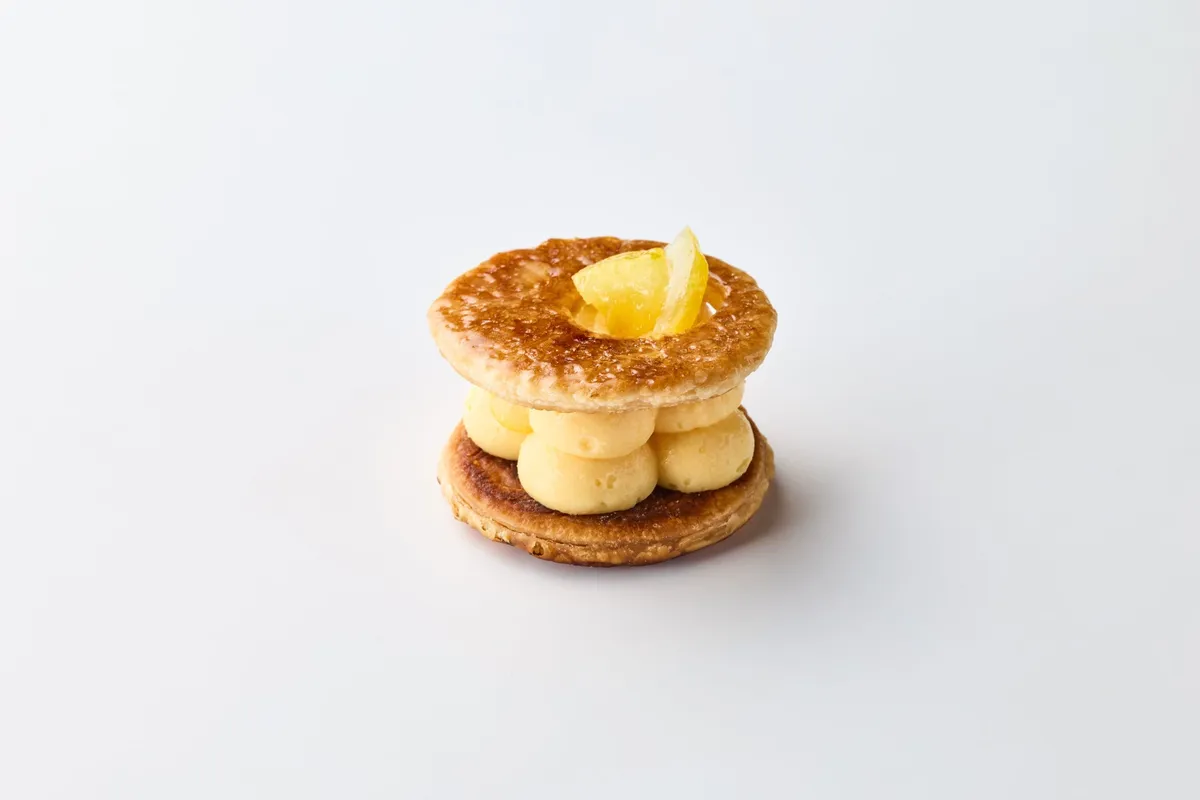レモンがトッピングされた爽やかなシトロン&ミエル