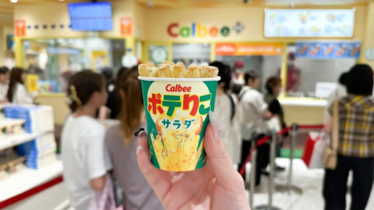 圧倒的人気1位!揚げたての「ポテりこ サラダ」