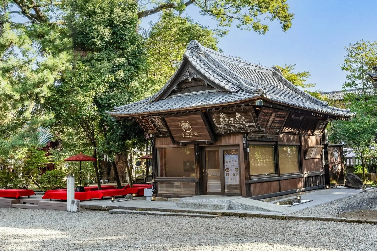 歴史ある建物を活用した和カフェ「氷川茶庭」の外観