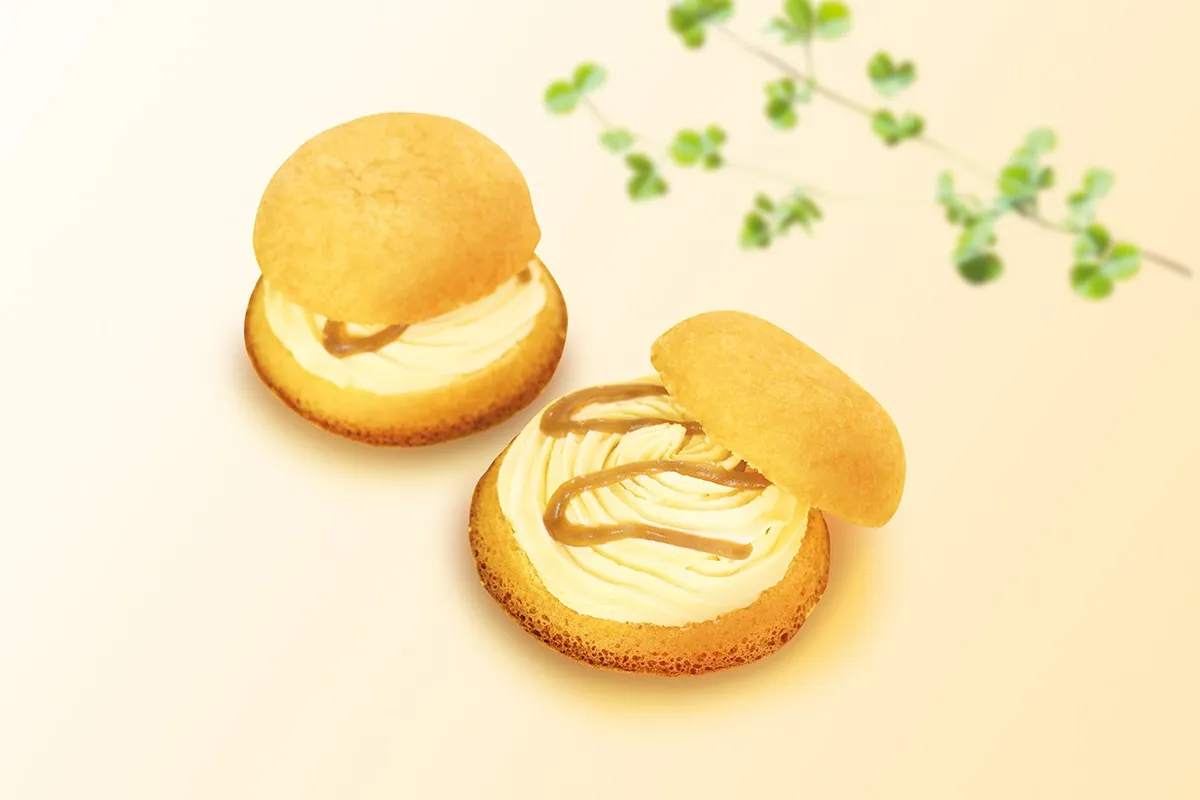 バナナクリームとソースがたっぷり絞られた、ふわふわ食感のペコちゃんのほっぺPremium