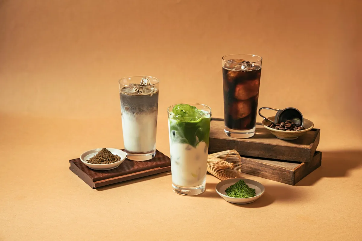抹茶ラテやコーヒーなど彩り豊かなドリンクメニュー