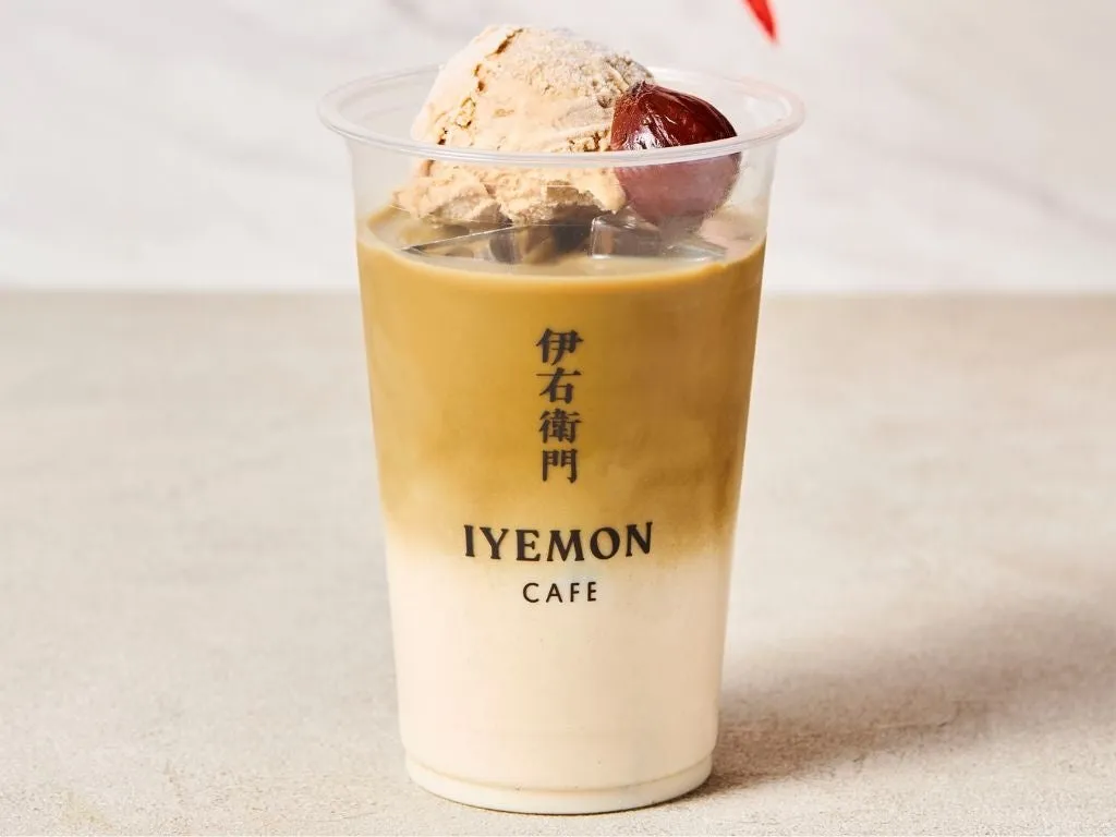 渋皮栗が乗ったほうじ茶ラテフロート