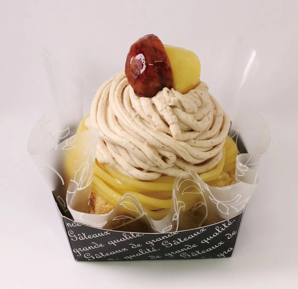 2種類の栗を味わえる贅沢なダブルモンブラン