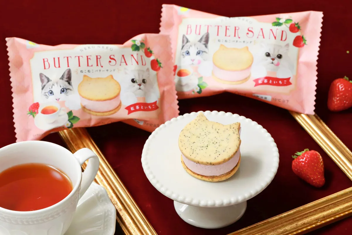 ねこねこバターサンド~紅茶といちご~のパッケージと商品